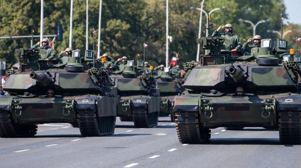 Polonia demonstrează putere militară: Parada de la Varșovia subliniază modernizarea armatei sub sloganul „Rusia nu este invincibilă”