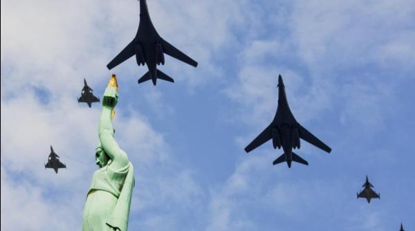 Bombardiere americane B1 Lancer, demonstrație de forță în apropiere de frontiera cu Rusia