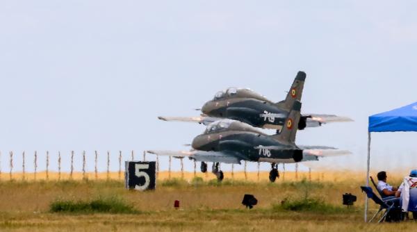 IAR-99 Șoim avansează...cu pasul melcului: Baza Aeriană Boboc încă așteaptă IAR-99 modernizat de Avioane Craiova