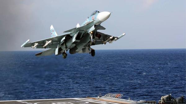 Mai știu piloții ruși să aterizeze pe portavioane? „Drama” navei Amiral Kuznețov lasă locuri libere în cabinele de pilotaj ale MiG-29K și Su-33