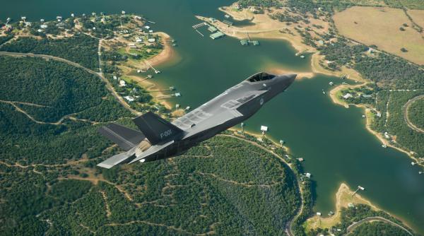 Avioanele F-35 țin Rusia departe, dar încă nu în România ci în celălalt capăt al Flancului. Care vor fi misiunile F-35 olandeze în Polonia