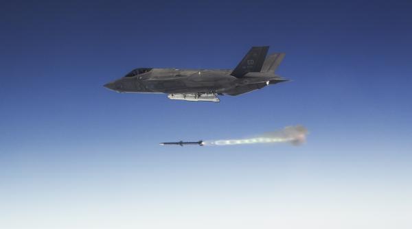 „Barajul nordic” de F-35. Un vecin al Rusiei pregăteșe un arsenal serios pentru flota de F-35: Peste 400 de rachete AIM-120, în cea mai modernă versiune D-3