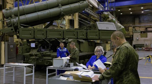 Cum acoperă Rusia pierderile masive în Ucraina: Rachete de export și sisteme de bruiaj, deturnate din contracte militare cu state partenere