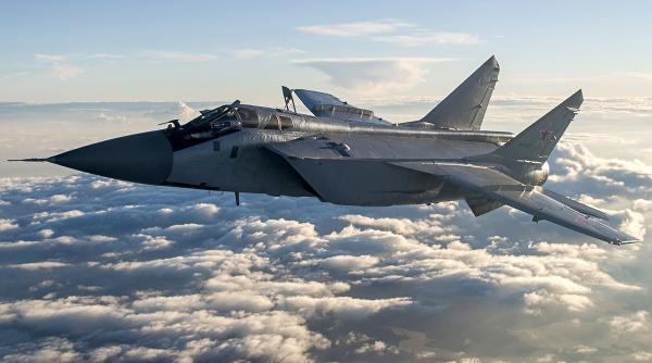 Accidentele aviatice se țin lanț în Rusia: Un avion de vânătoare MiG-31 s-a prăbușit în timpul unui zbor de antrenament în regiunea Lipețk din vestul țării