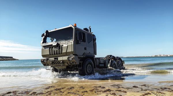 Programe cheie pentru modernizarea României: Camioane Iveco, blindate Piranha 5 și Cobra II sau arme de asalt. Cum să revitalizăm inteligent industria cu bani europeni