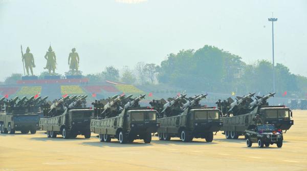 Armata din Myanmar a efectuat raiduri într-o facilitate de la granița cu Thailanda, folosită pentru fraude cibernetice