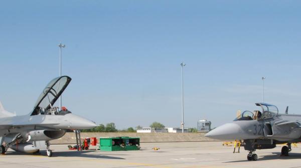 Nu doar Gripen. Kievul își dorește o flotă de 250 de avioane noi, inclusiv F-16 și Rafale. Cât costă ora de zbor pentru fiecare