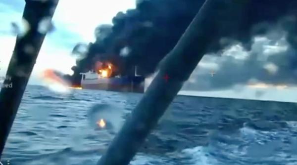 Avem dovada (Foto/Video): Ucraina a deschis oficial vânătoarea „flotei fantomă” în Marea Neagră. Imaginile care arată cum dronele Sea Baby au lovit petrolierele Rusiei