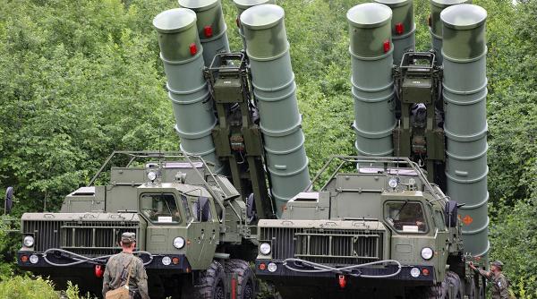 Deși în conflictul cu Ucraina “nu au rupt gura târgului”, sistemele rusești de rachete antiaeriene S-400 Triumf se pare că sunt la mare căutare în India