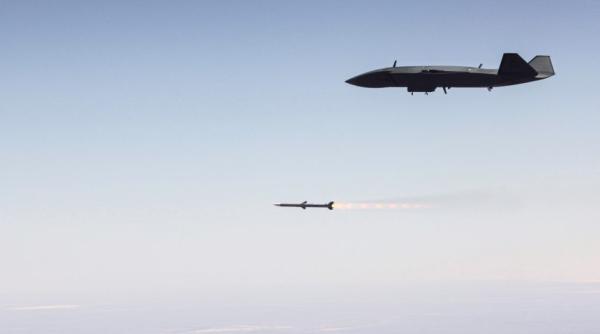 Noua dronă MQ-28 a lovit cu succes cu o rachetă aer-aer AIM-120 o țintă reală. Statul fortăreață din celălalt capăt al flancului României ar putea fi primul client european