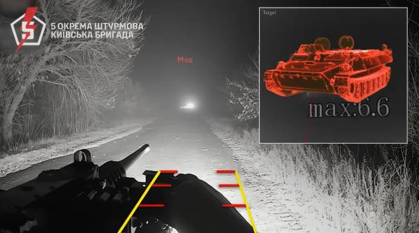 Războiul s-a schimbat ireversibil: Momentul în care o dronă terestră ucraineană „Droid” spulberă un vehicul blindat al armatei ruse (VIDEO)