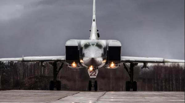 Rusia face o tentativă palidă de a spăla rușinea scufundării submarinului Varșavianka cu bombardiere Tu-22M3 desupra Mării Negre