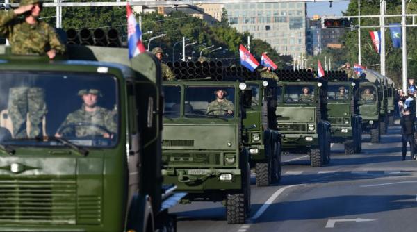 Încep să curgă primele contracte finanțate prin SAFE: Un stat din fosta Iugoslavie va achiziționa 420 de camioane militare Tatra