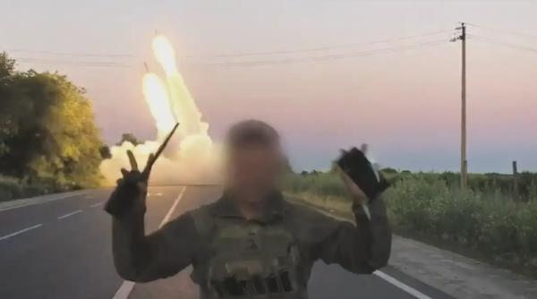 Un fel de HIMARS ucrainean: Confruntați cu coșmarul logistic, ucrainenii dezvoltă un lansator universal compatibil cu mai multe rachete, pe principiul GMLRS și ATACMS