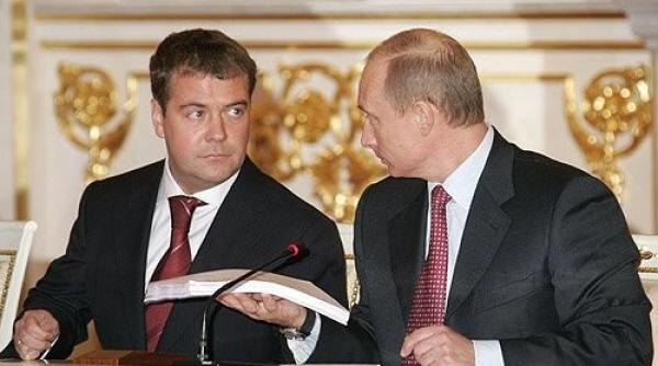 Medvedev lovește din nou: „Doamna cu coasa” îi suflă în ceafă ticălosului de Zelenski care va fi expus la St. Petersburg