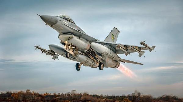 Cu aproape 50 de F-16 ”în curte”, România va avea trei escadrille antiaeriene: Cum sunt folosite F-urile ucrainene la potential maxim