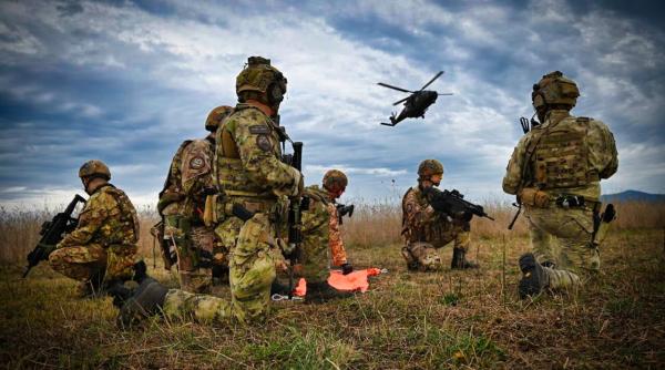 NATO „departe de a fi în criză”: Comandantul forțelor aliate temperează retorica privind interesul SUA pentru Groenlanda