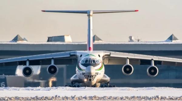 Exil cu plată în avans: Cum profită Rusia de colapsul regimului de la Teheran pentru a-și umple seifurile cu aur iranian