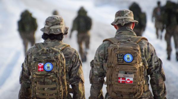 Prima țară din Europa a trimis deja militari în Groenlanda, iar forțe din Olanda, Canada, Suedia, Marea Britanie și Norvegia sunt pe drum. Misiunea, pregătită în afara structurilor NATO