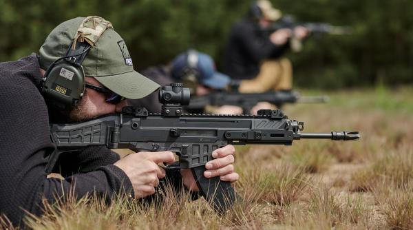 Oferta CZ pentru armele de asalt ale României, confirmată de companie: Arme CZ BREN 2 și alte tipuri de armament, cu transfer de tehnologie