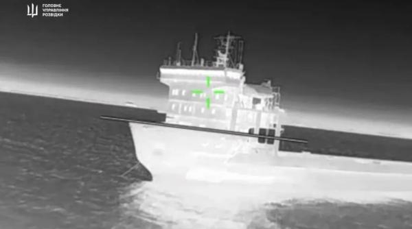 Aprovizionarea trupelor ruse din Crimeea, blocată: Ucraina lovește feribotul rus „Slavianin” într-un atac asupra rutei logistice din Strâmtoarea Kerci