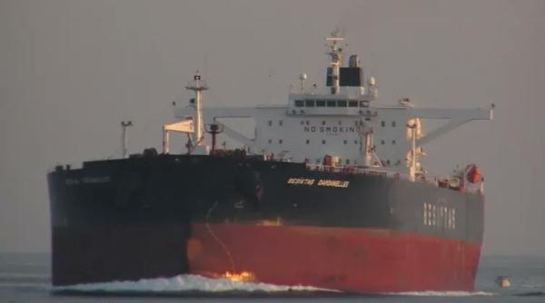 ”Embargoul”ucrainean este necruțător: Un alt petrolier cu țiței rusesc a fost lovit în Marea Neagră 