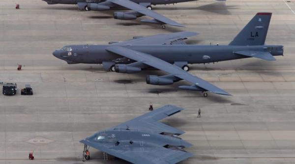 Supărate pe Europa, continentul devine o bază de bombardierele B-1B și B-52 ale SUA. Numărul uriaș de bombardiere americane dislocate în Marea Britanie