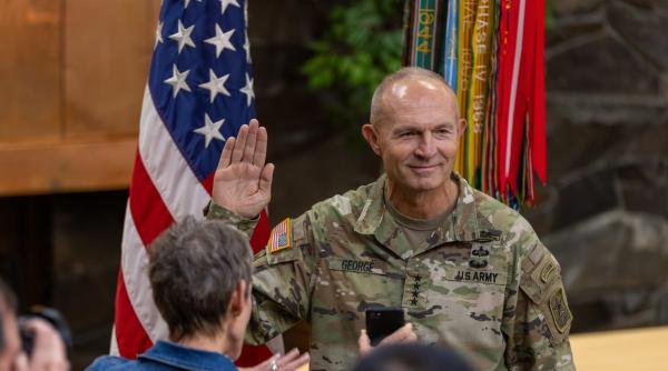 În plin război în Iran, șeful Pentagonului îl demite pe șeful Forțelor Terestre ale SUA și pe alți doi generali de top