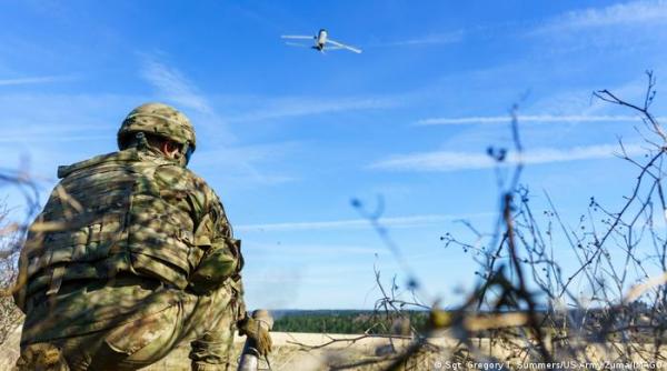 Micuța Cehie privește la ce se întâmplă în Ucraina și se aliniază la cerințele războiului modern: Până în 2028, Armata va achiziționa 3.000 de drone