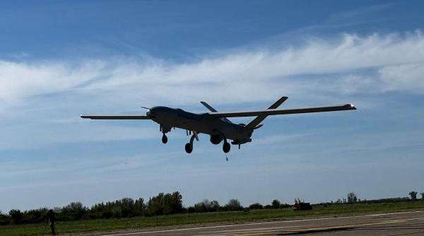 Prima dronă Watchkeeper X care va ajunge în dotarea Armatei a zburat în premieră în România (Video). Elbit a deschis oficial a 7-a fabrică la noi în țară