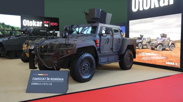 Premieră: Primul Cobra II fabricat în România. Este expus primul blindat 4x4 care deschide producția Cobra II „made in Romania”