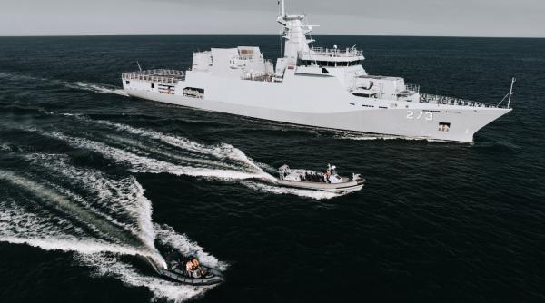 Dialog surprins între Radu Miruță și oficiali Damen. Ministrul a fost invitat să viziteze Galațiul, singurul șantier din România unde se constiesc nave militare