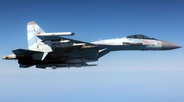 Încordare deasupra Mării Negre: Avioane de vânătoare rusești au efectuat “manevre periculoase și inacceptabile” la doar câțiva metri de un avion de cercetare britanic