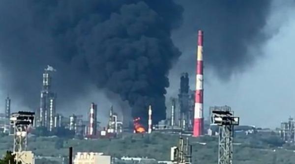 Atacurile cu drone opresc rafinăriile din Rusia centrală: Un sfert din capacitatea de procesare a petrolului a fost suspendată