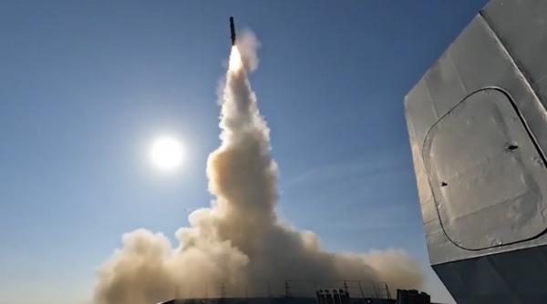 Rusia a schimbat tactica: Pentru prima oară lansează rachete hipersonice Zircon din imediata apropiere a frontierei cu Ucraina