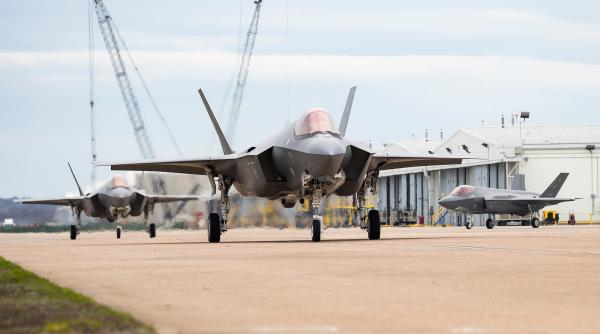 Nici nu au primit bine primele F-35 că anunță suplimentarea: Polonia și-a trasat obiectivul de 10 escadrile de luptă. Câte are România