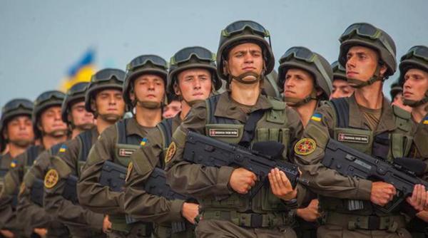 Polonia schimbă tonul: Ministrul polonez al Apărării solicită returnarea tuturor ucrainenilor de vârstă militară; PiS vrea blocarea aderării Ucrainei la UE