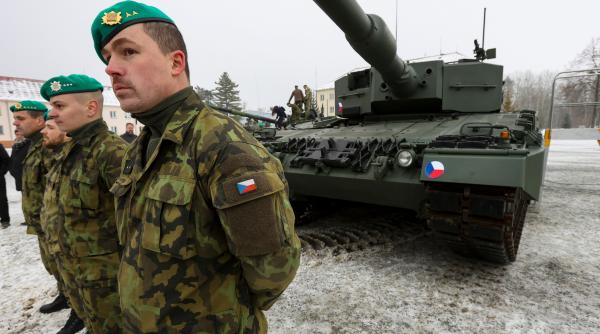 La capătul a 4 ani de tranziție, Armata cehă a finalizat trecerea de la tancurile sovietice T-72 la Leopard-2A4