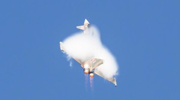 Au testat limitele celei mai moderne versiuni a Eurofighter: Tranche 4. E primul astfel de avion pentru Germania iar Luftwaffe își asigură flota până în 2060