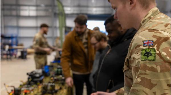 Marea Britanie trimite încă 400 de militari în Estonia. "Britanicii aduc și drone cu rază lungă de acțiune"