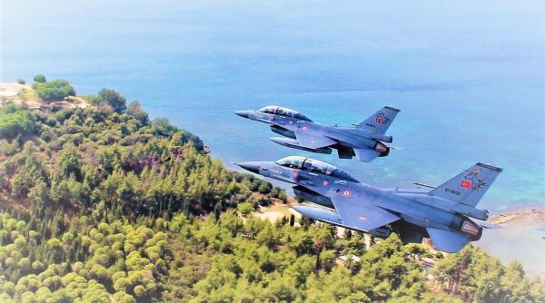 Turcia desfășoară avioane de vânătoare F-16 pentru a proteja spațiul aerian NATO din apropierea granițelor cu Rusia