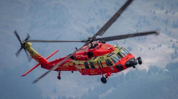 Misiune de evacuare medicală: Un Black Hawk al României a extras un cetățean rănit de pe o platformă din Marea Neagră