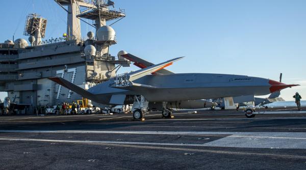 Primul portavion din care va integra un centru UAWC. Dronele MQ-25A vor „elibera” de sarcini avioanele F/A-18 de pe USS Theodore Roosevelt