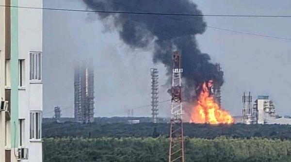 Adâncimea strategică a Rusiei a fost anulată: Dronele ucrainene lovesc la 2.200 km distanță și scot din funcțiune cel mai mare complex petrochimic rusesc