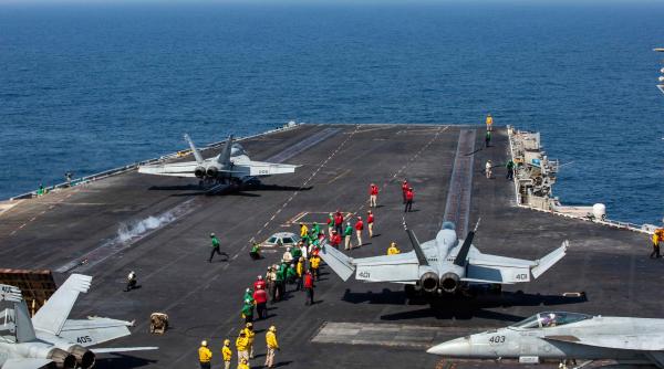 Probleme pe USS Abraham Lincoln: Echipajul se plânge de epuizare, după ce portavionul se află pe mare de peste opt luni