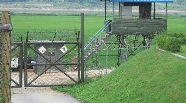 Continuă provocările la paralela 38. Militari nord-coreeni au au trecut linia de demarcaţie din Zona Demilitarizată. Coreea de Sud a tras focuri de avertisment 