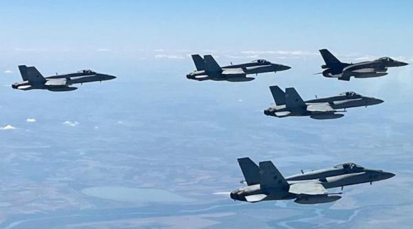 Dronă doborâtă în România, pentru prima oară de un avion de luptă aliat. Un F-18 spaniol a angajat drona în Galați