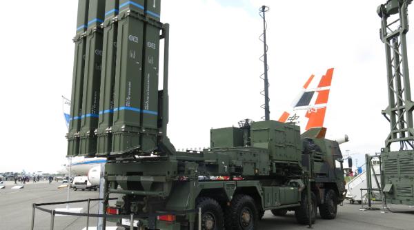 Elveția solicită de urgență un miliard de euro suplimentar pentru sisteme de apărare antiaeriană. Industria de armament vrea plăți cât mai mari în avans
