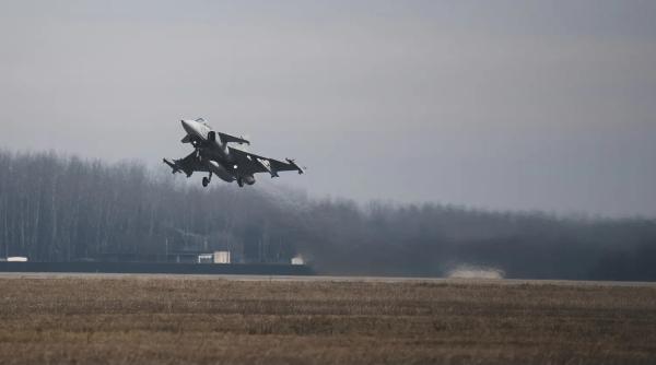 Un avion de luptă de tip JAS 39 Gripen s-a prăbușit în Ungaria la Szolnok