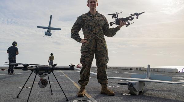Roiurile de drone și noul tip de război: De ce spune generalul Petraeus că armatele occidentale sunt vulnerabile
